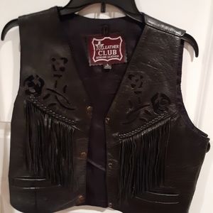 Leather vest with fringe with Rose embossed